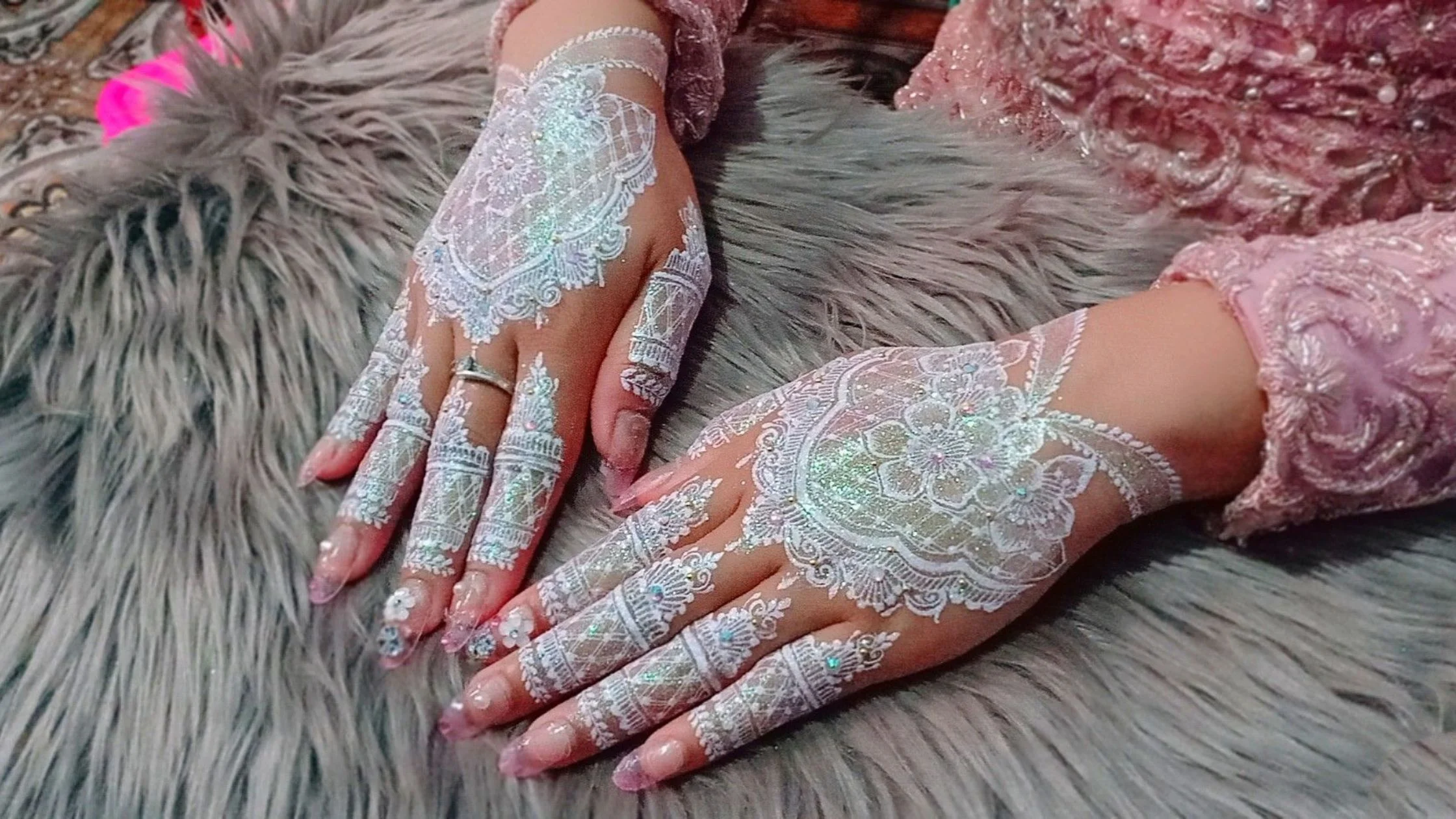 Top 10 White Henna Designs Trending in Dubai This Season