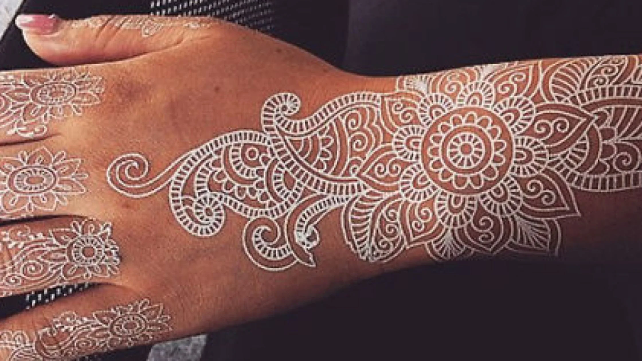 White Henna Home Services Bringing Traditional Art to Your Doorstep