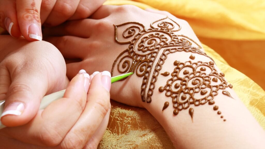 Red Traditional Henna Artist in Dubai