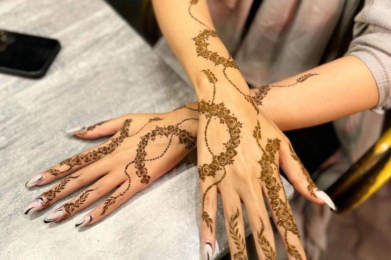 Bridal Henna Artist in Dubai - Bridal Mehndi Charges- Shifaz Henna
