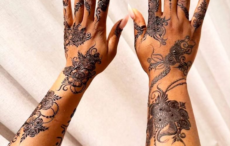 Best Henna in Dubai - Mehndi Artist Online - Shifaz Henna