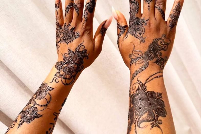 Best Henna in Dubai – Mehndi Artist Online – Shifaz Henna Best Henna in Dubai - Mehndi Artist Online - Shifaz Henna